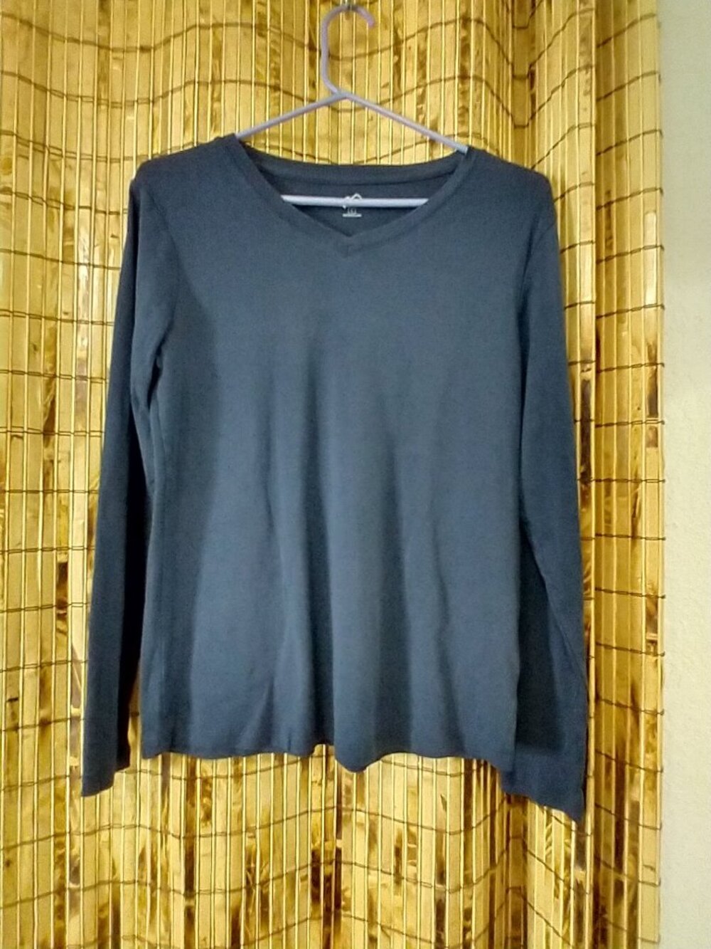 Eddie Bauer Dark Blue Long Sleeve V-Neck Tee Shirt Size Large